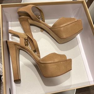 Michael Kors Suede platform heels size 7 in nude